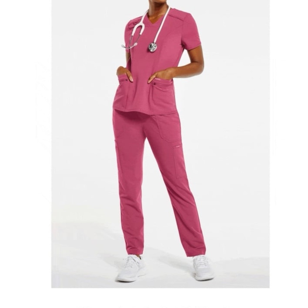 Jaanuu scrubs NWT cranberry pink size M